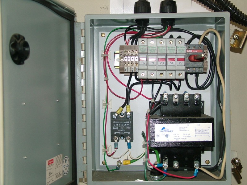 GE_220vac_Disconnect_800